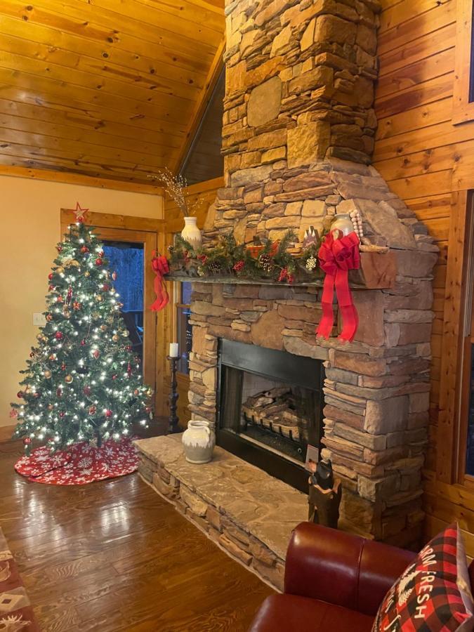 Cozy Creekfront Family Cabin-Pet Friendly -Gamerm-Hot Tub Hiawassee Luaran gambar