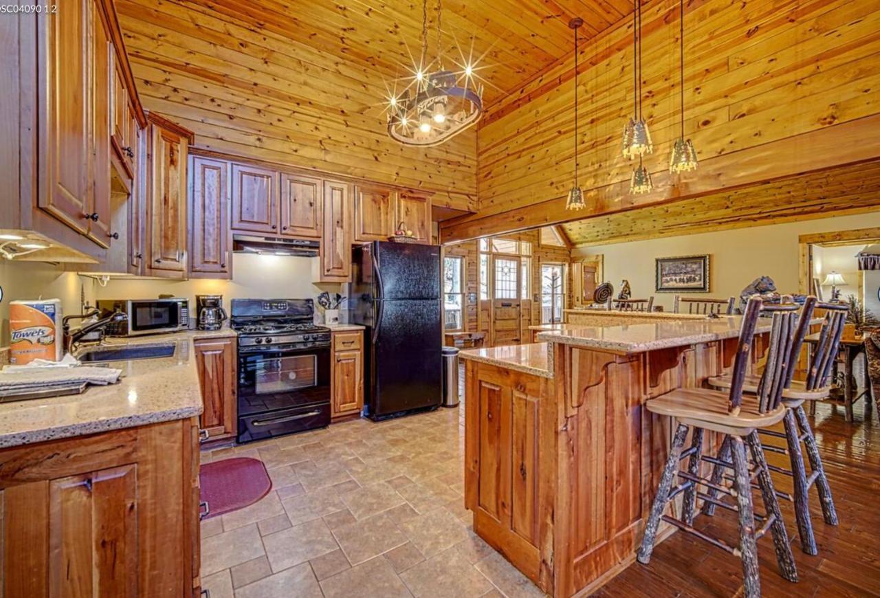 Cozy Creekfront Family Cabin-Pet Friendly -Gamerm-Hot Tub Hiawassee Luaran gambar