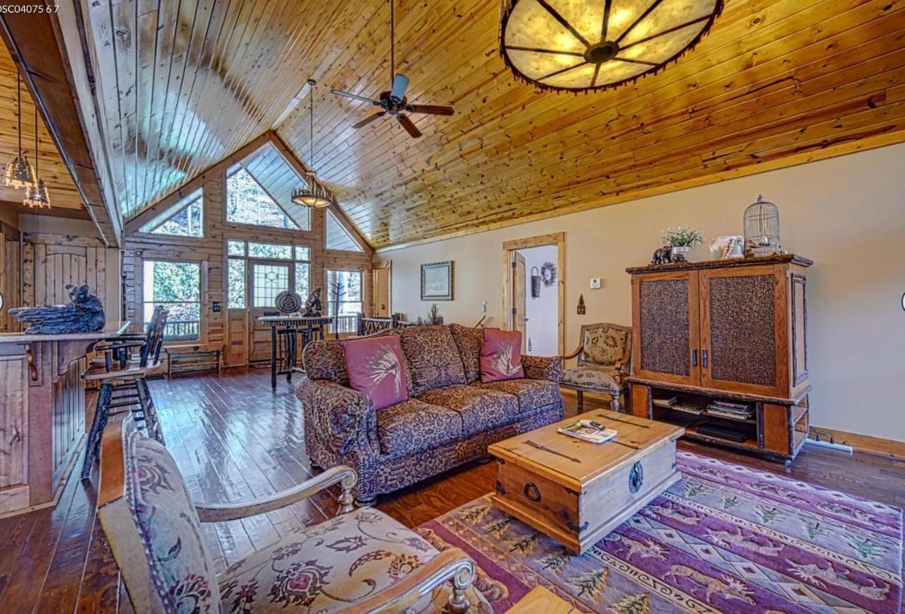 Cozy Creekfront Family Cabin-Pet Friendly -Gamerm-Hot Tub Hiawassee Luaran gambar